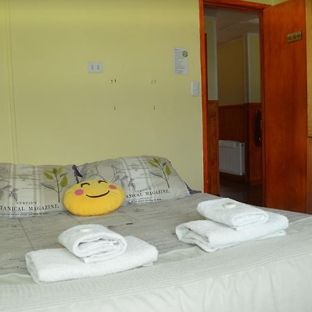 Отель Smile Patagonia (Adults Only) Пуэрто-Наталес Экстерьер фото