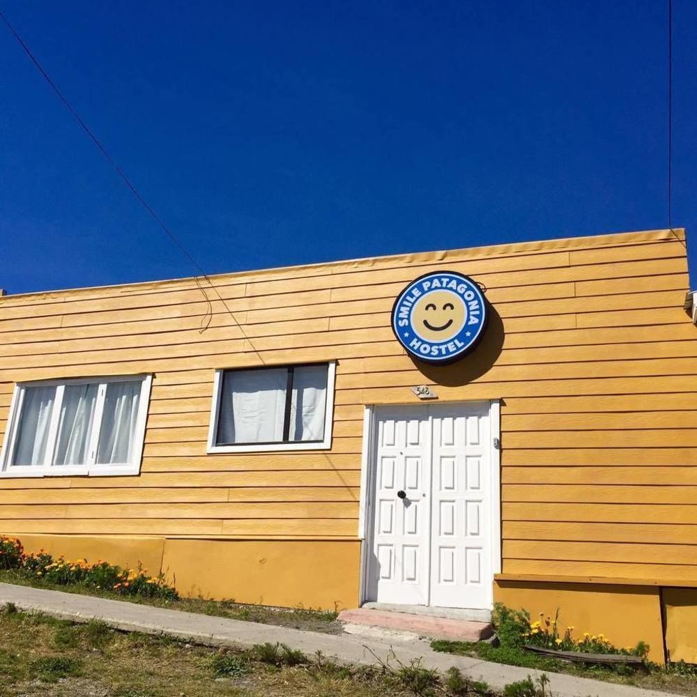Отель Smile Patagonia (Adults Only) Пуэрто-Наталес Экстерьер фото